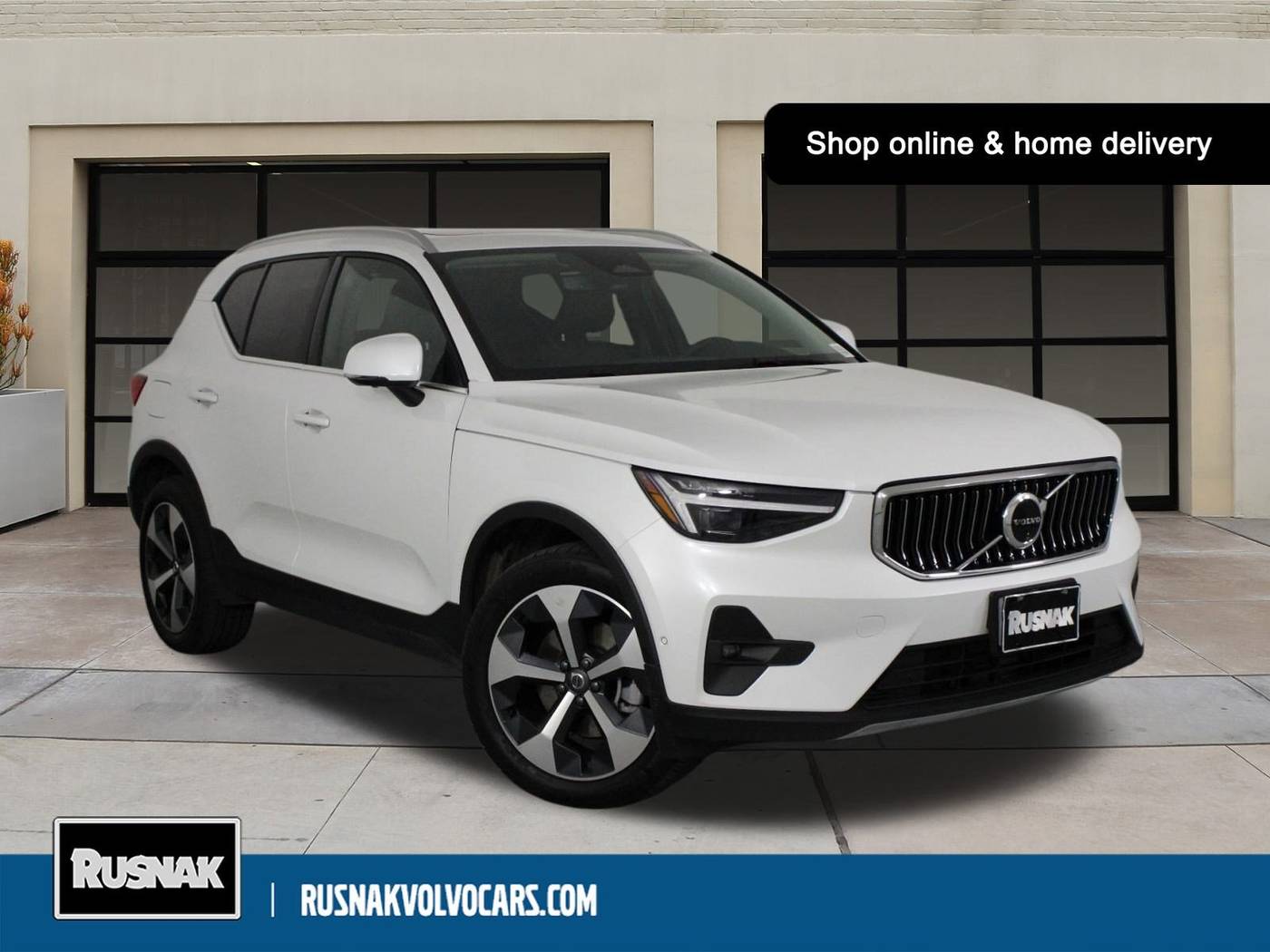 2025 Volvo XC40 Plus — SUV — 2,761 mi — Pasadena, CA