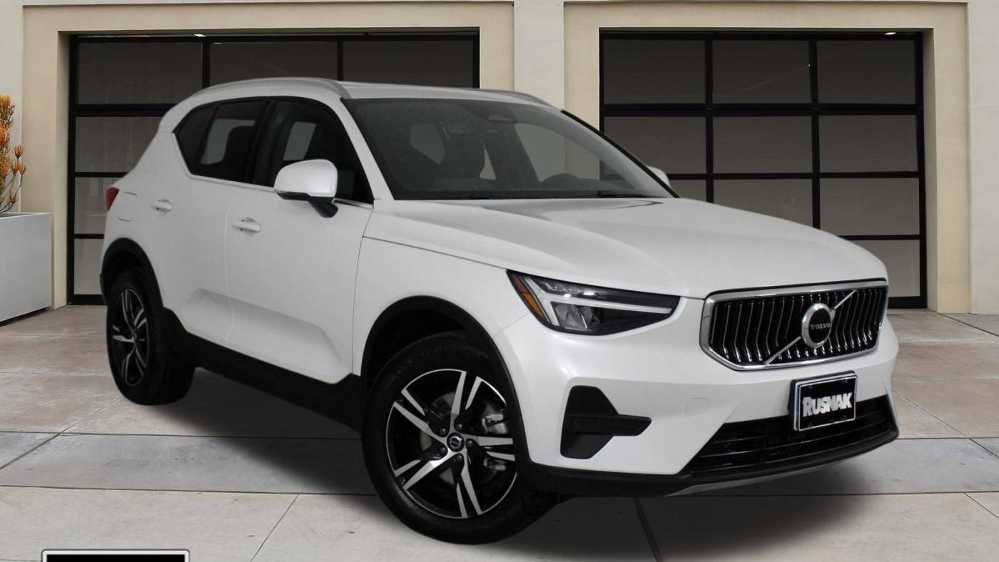 2025 Volvo XC40 Core — SUV — 10,365 mi — Pasadena, CA