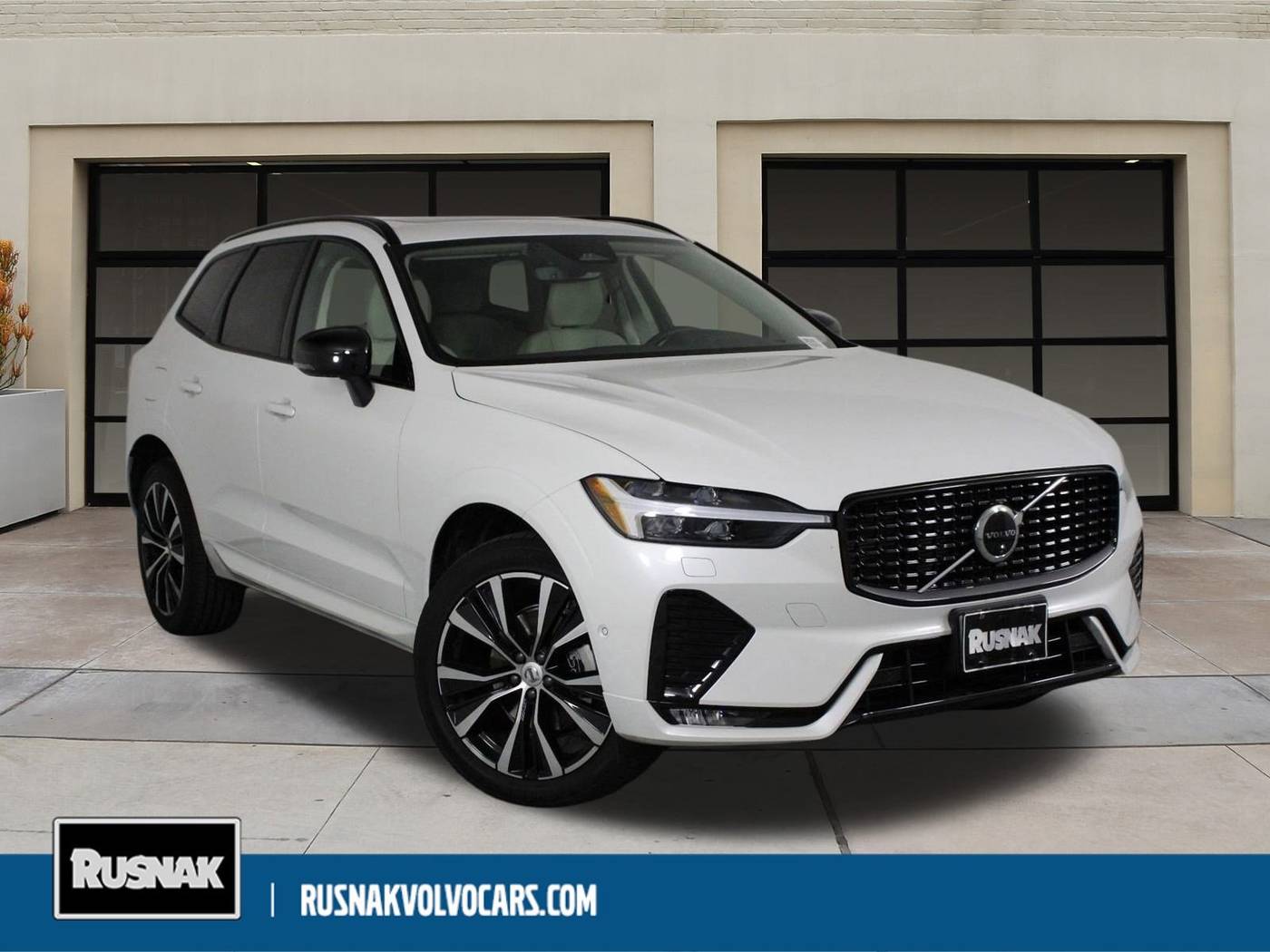 2025 Volvo XC60 Plus — SUV — 3,254 mi — Pasadena, CA