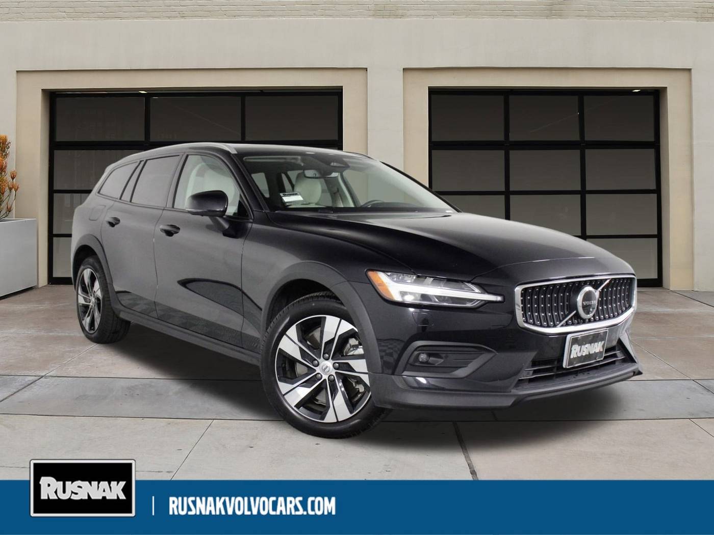2024 Volvo V60 Cross Country Plus — Wagon — 6,524 mi — Pasadena, CA
