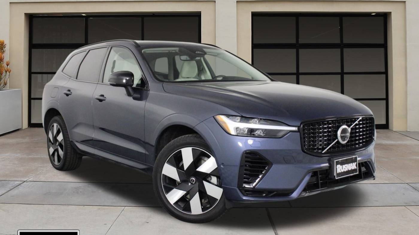 2025 Volvo XC60 Plug-In Hybrid Plus — SUV — 3,338 mi — Pasadena, CA