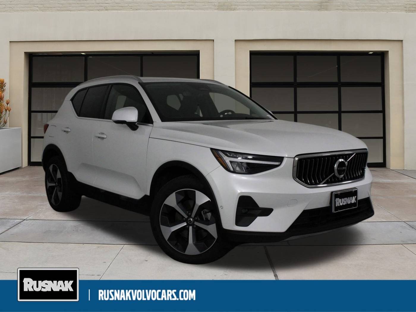2025 Volvo XC40 Plus — SUV — 9,239 mi — Pasadena, CA