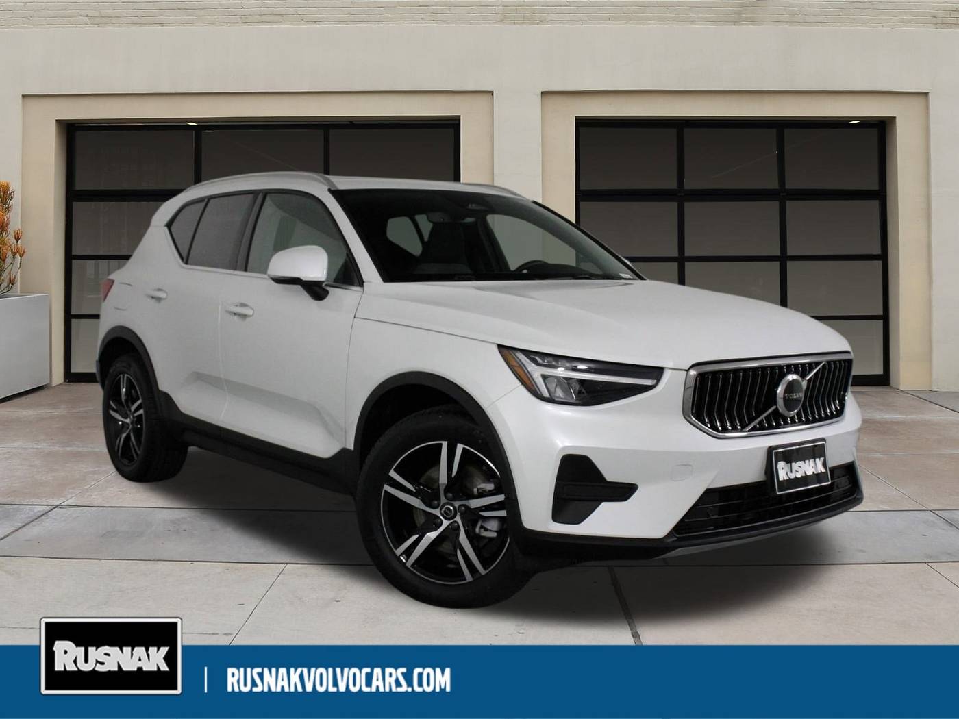 2025 Volvo XC40 Core — SUV — 14,447 mi — Pasadena, CA