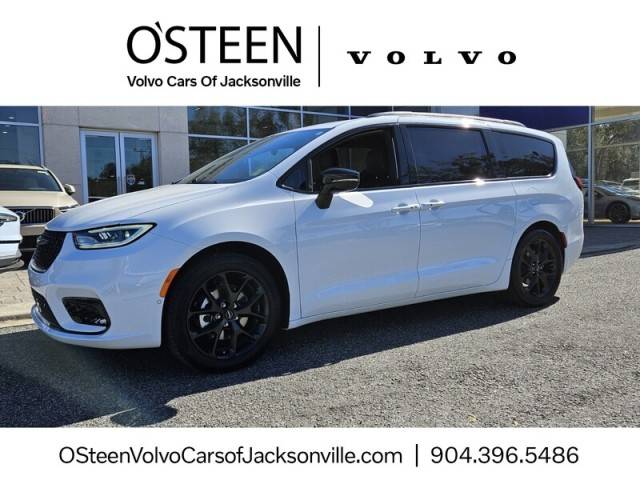 2024 Chrysler Pacifica Touring L — Minivan — 4,064 mi — Jacksonville, FL