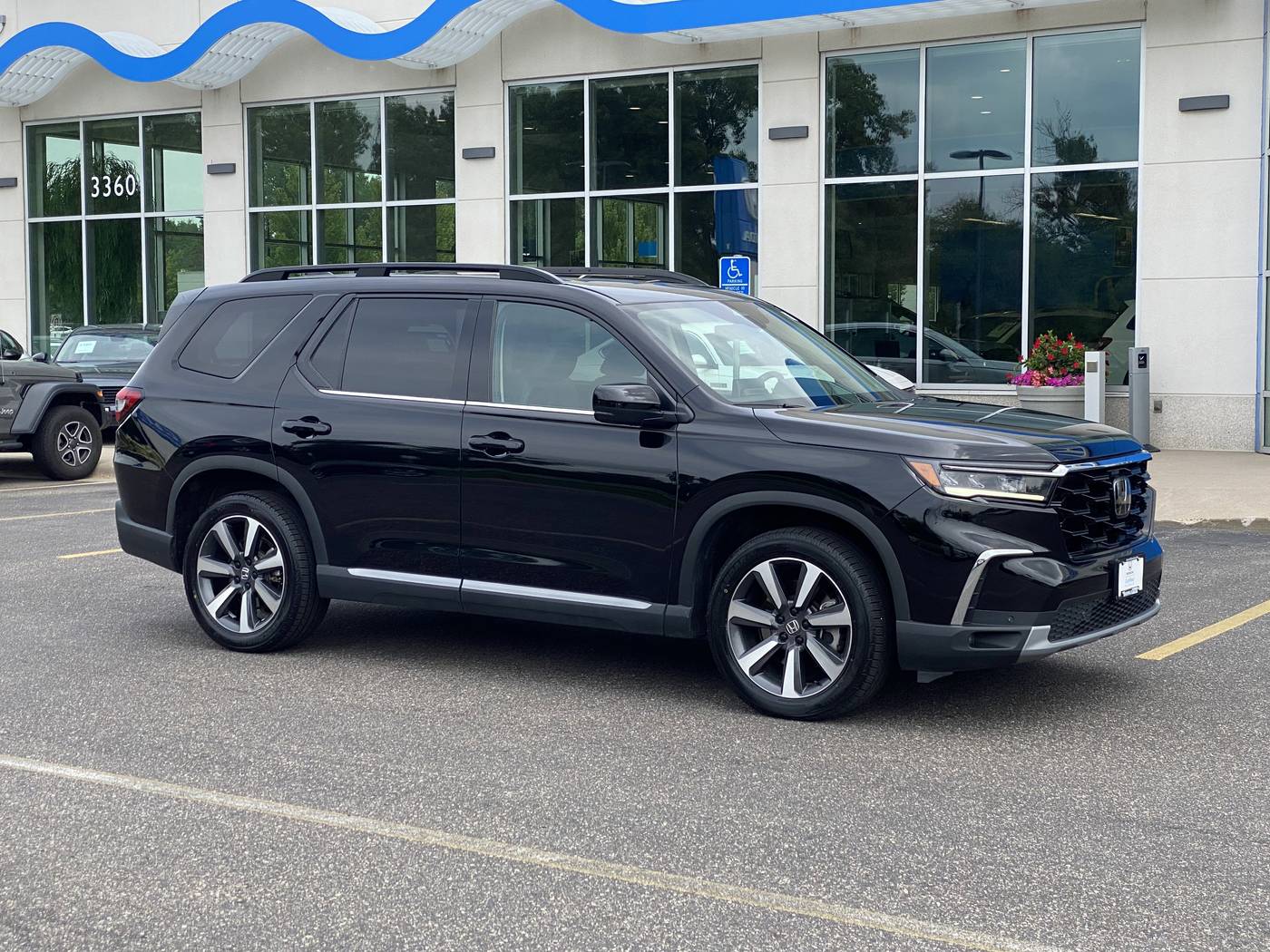 2023 Honda Pilot Touring — SUV — 45,237 mi — White Bear Lake, MN