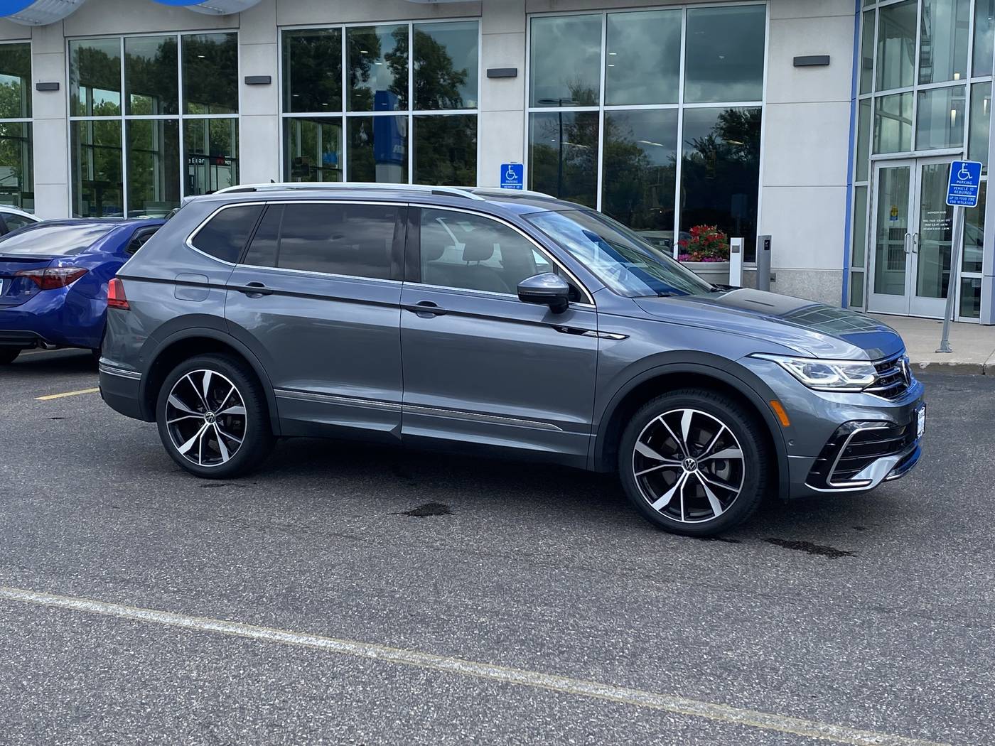 2022 Volkswagen Tiguan SEL R-Line — SUV — 33,023 mi — White Bear Lake, MN