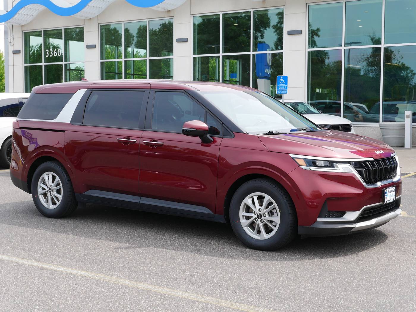 2022 Kia Carnival LXS — Minivan — 46,187 mi — White Bear Lake, MN