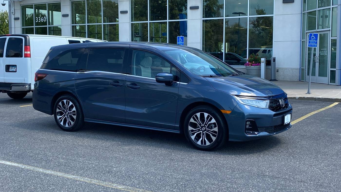2025 Honda Odyssey Elite — Minivan — 6,899 mi — White Bear Lake, MN