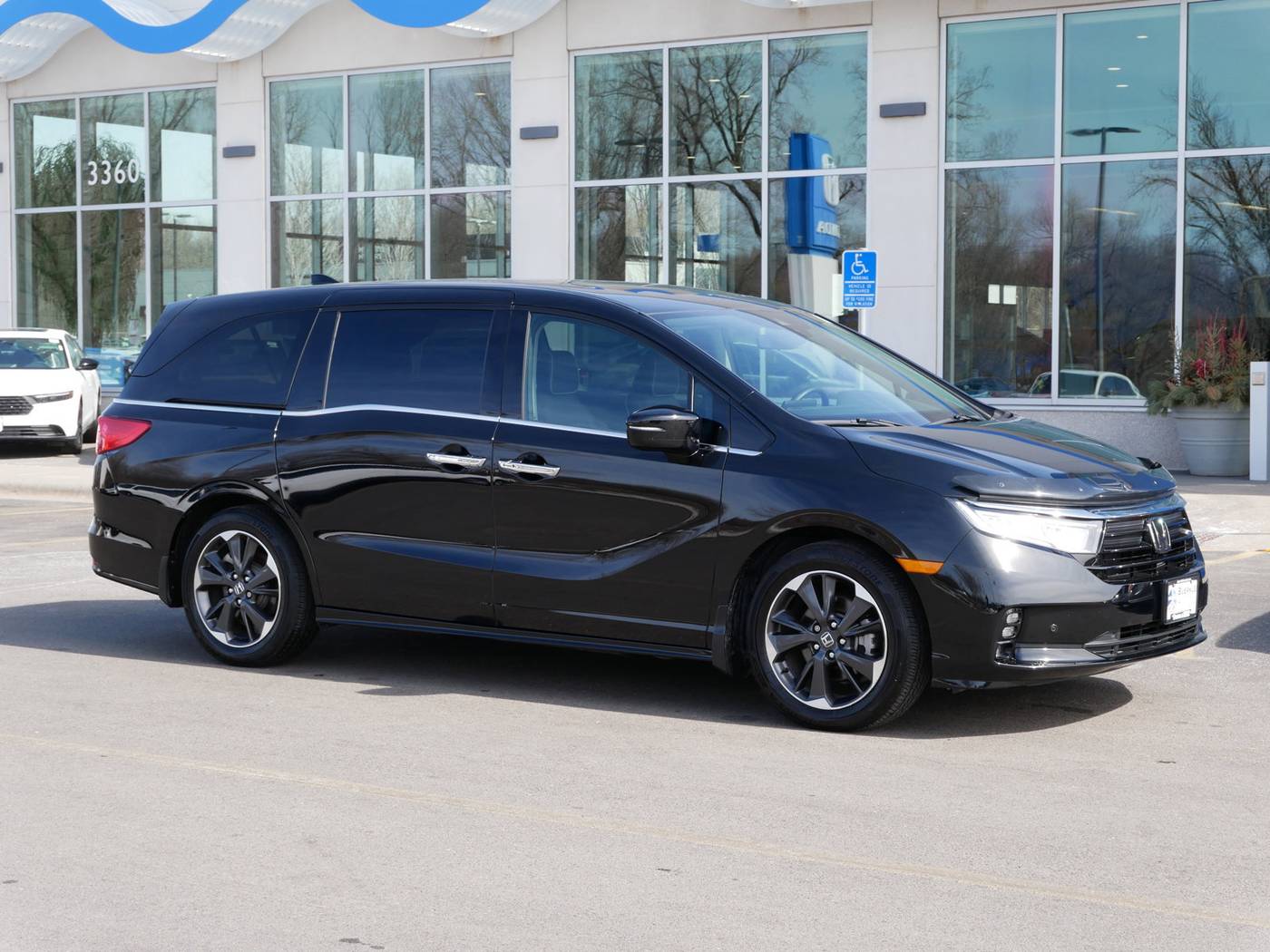 2024 Honda Odyssey Elite — Minivan — 15,808 mi — White Bear Lake, MN
