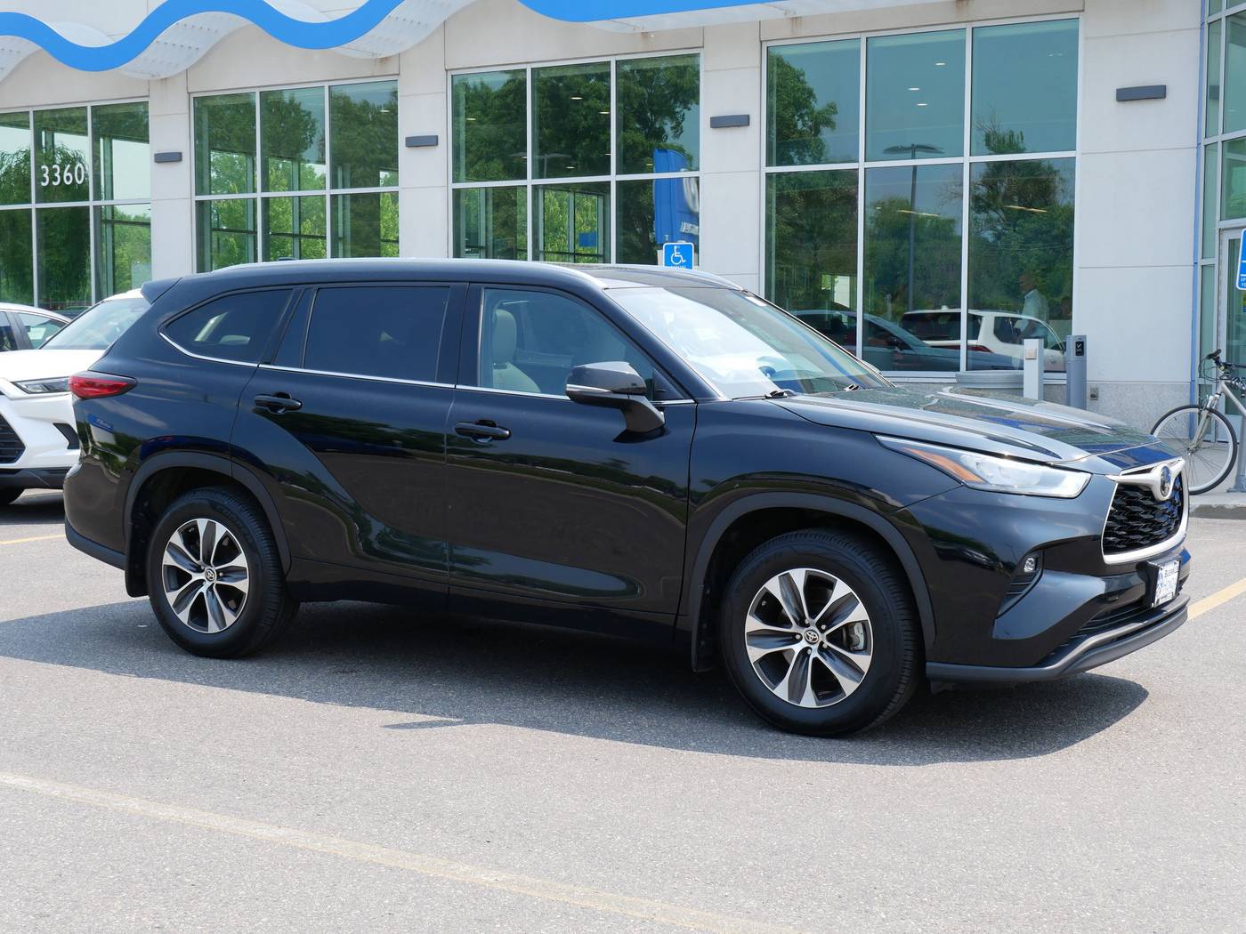 2020 Toyota Highlander XLE — SUV — 114,850 mi — White Bear Lake, MN
