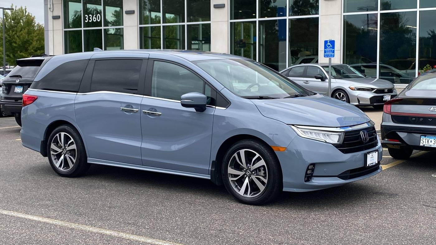 2023 Honda Odyssey Touring — Minivan — 24,660 mi — White Bear Lake, MN