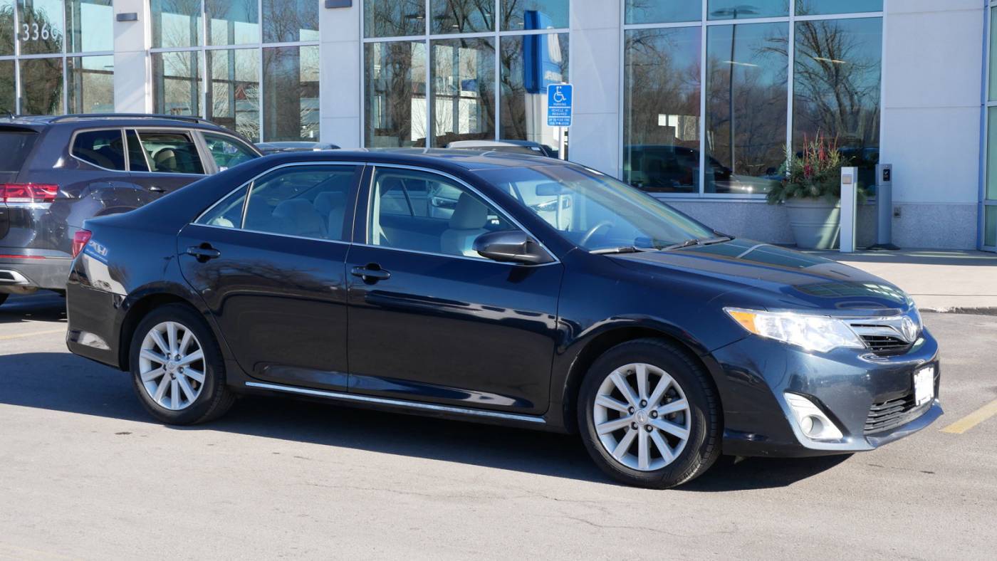 2012 Toyota Camry XLE — Sedan — 86,907 mi — White Bear Lake, MN