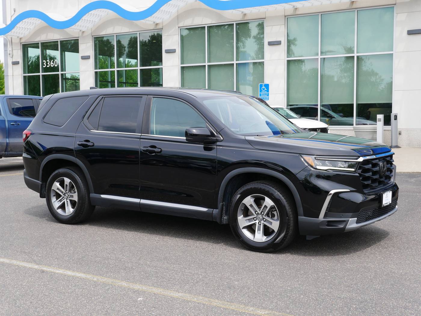 2023 Honda Pilot EX-L 8 Passenger — SUV — 40,300 mi — White Bear Lake, MN