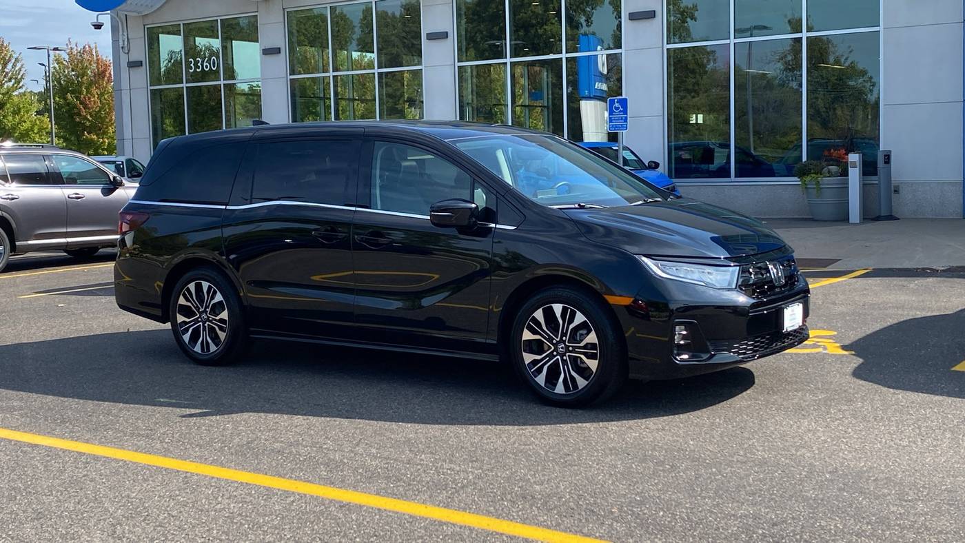 2025 Honda Odyssey Elite — Minivan — 9,824 mi — White Bear Lake, MN