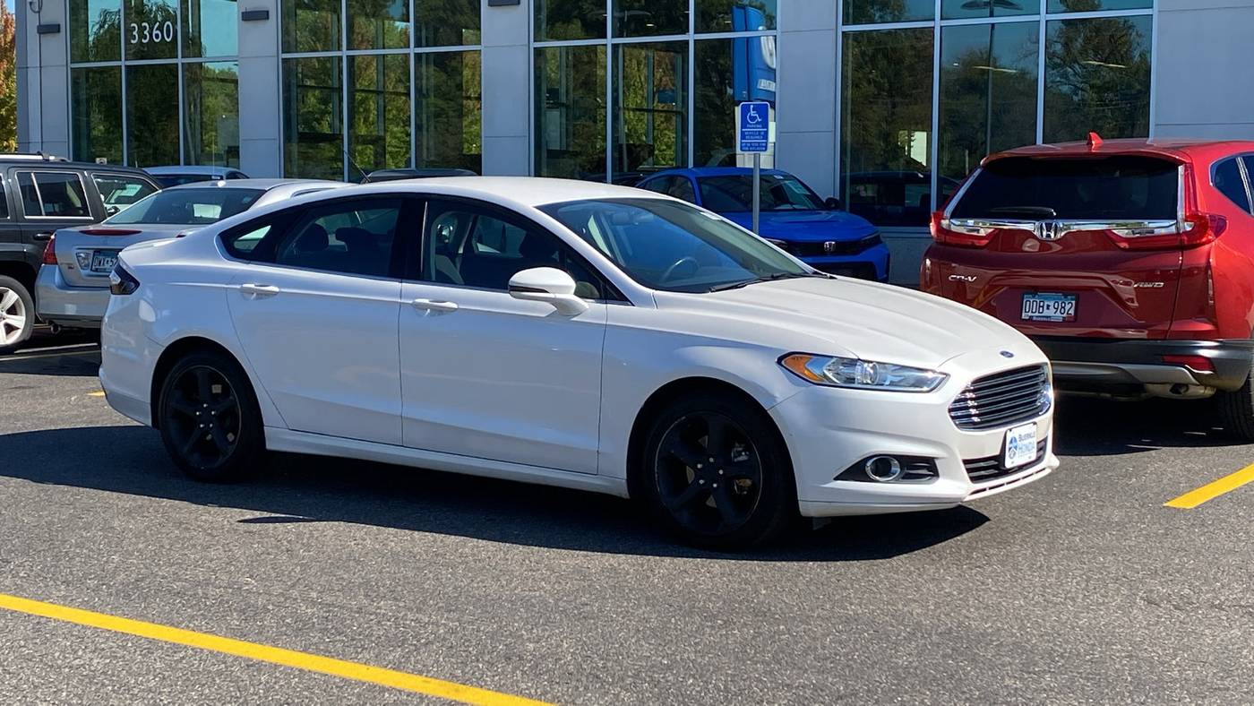 2016 Ford Fusion SE — Sedan — 86,500 mi — White Bear Lake, MN