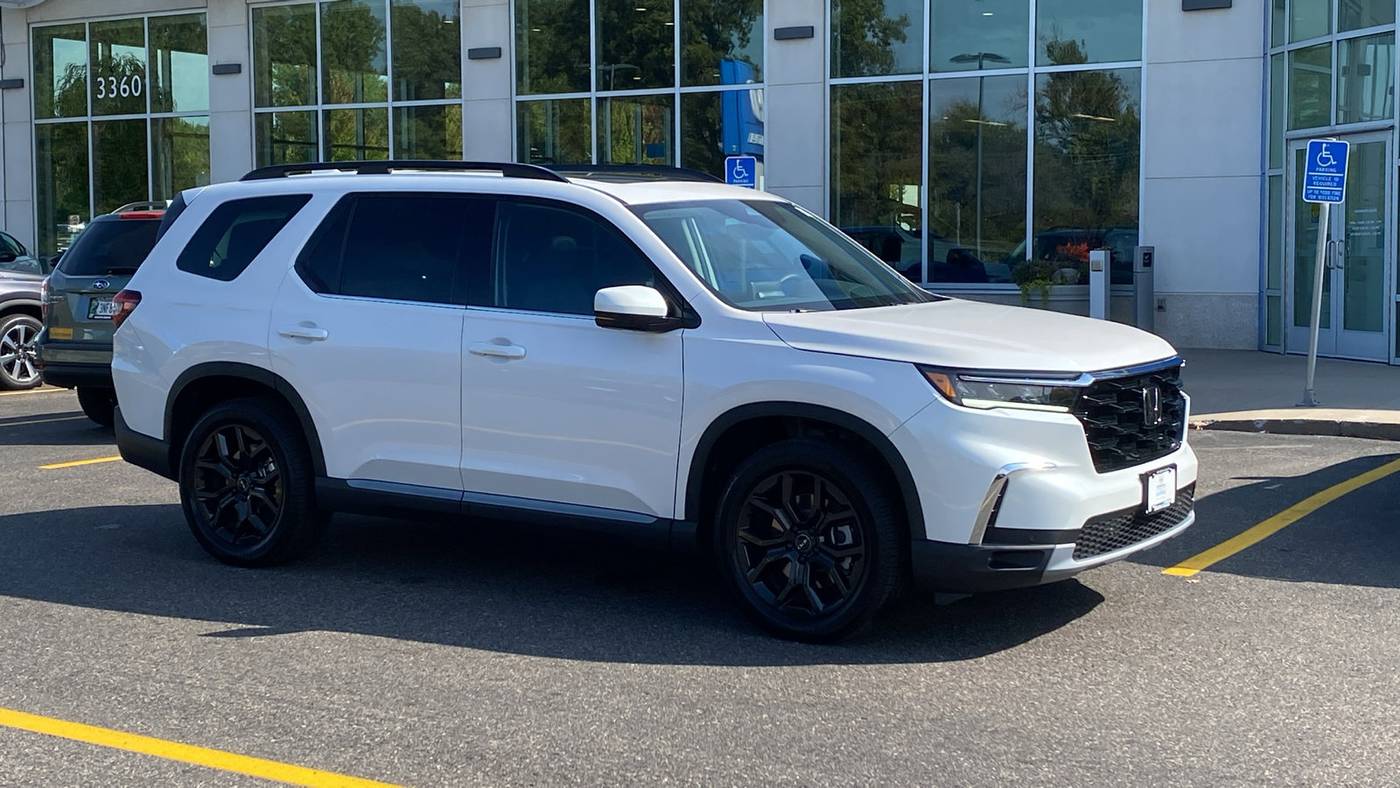2025 Honda Pilot Touring+ — SUV — 1,911 mi — White Bear Lake, MN
