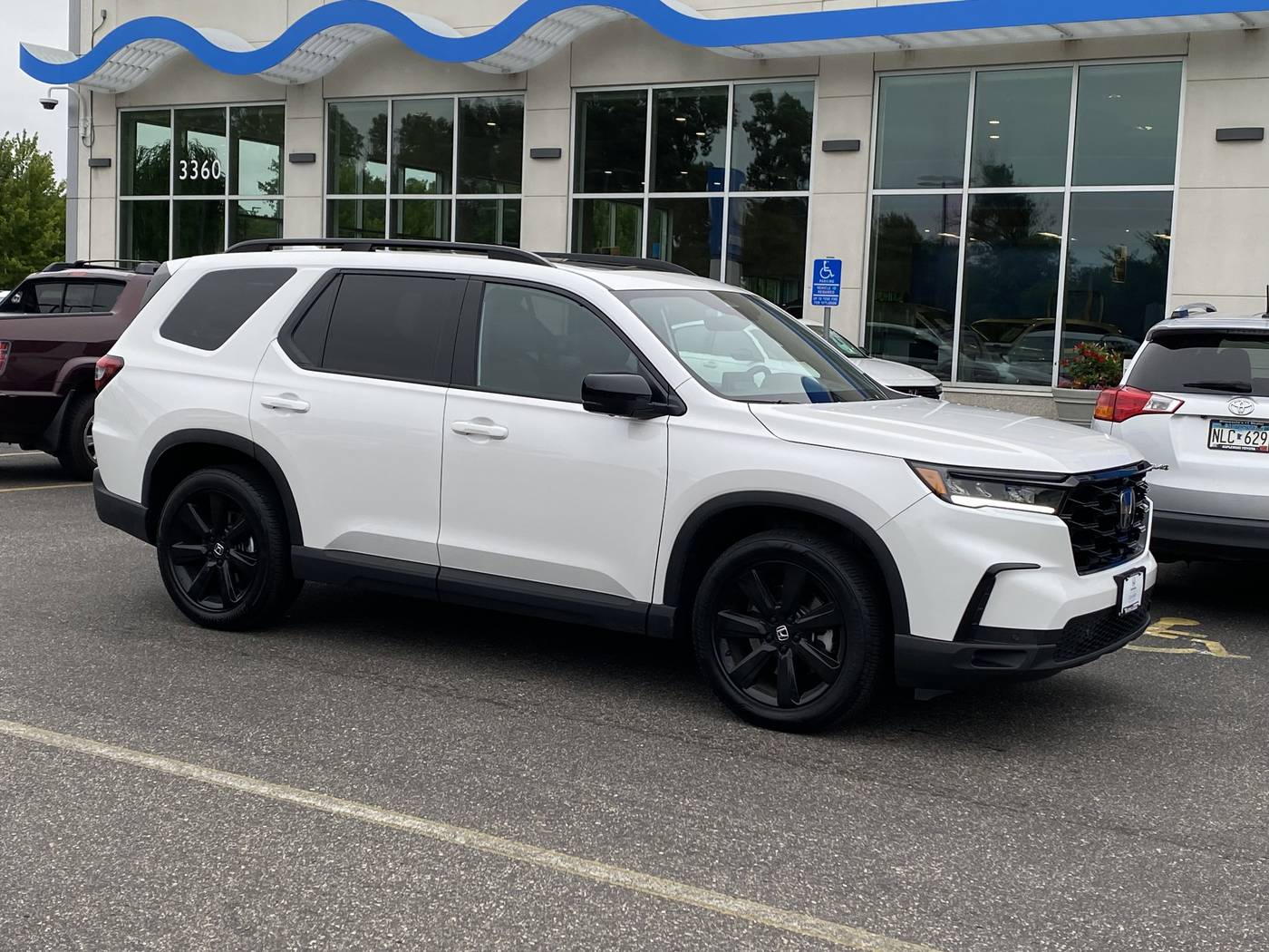 2025 Honda Pilot Black Edition — SUV — 5,705 mi — White Bear Lake, MN