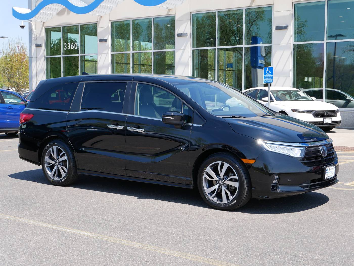 2022 Honda Odyssey Touring — Minivan — 36,937 mi — White Bear Lake, MN