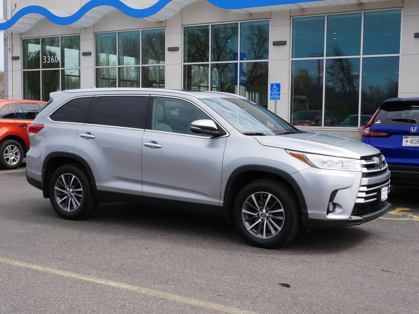 2019 Toyota Highlander XLE — SUV — 75,231 mi — White Bear Lake, MN