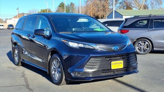 2022 Toyota Sienna LE — Minivan — 47,430 mi — Kennewick, WA