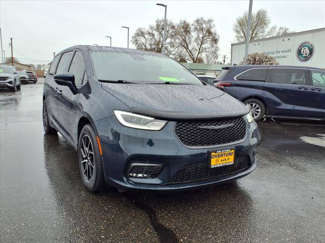 2022 Chrysler Pacifica Hybrid Limited — Minivan — 15,062 mi — Kennewick, WA