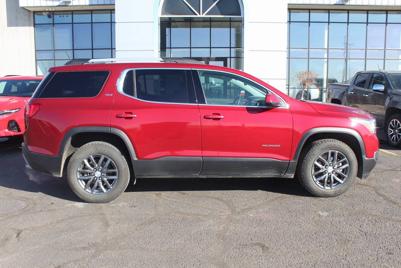 2019 GMC Acadia SLT — SUV — 56,865 mi — Luverne, MN