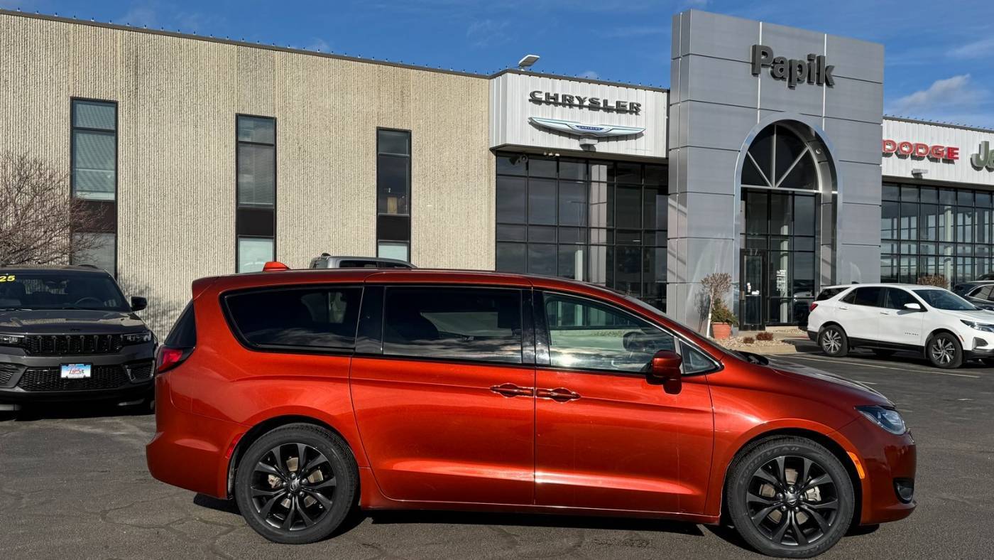 2018 Chrysler Pacifica Touring Plus — Minivan — 99,610 mi — Luverne, MN
