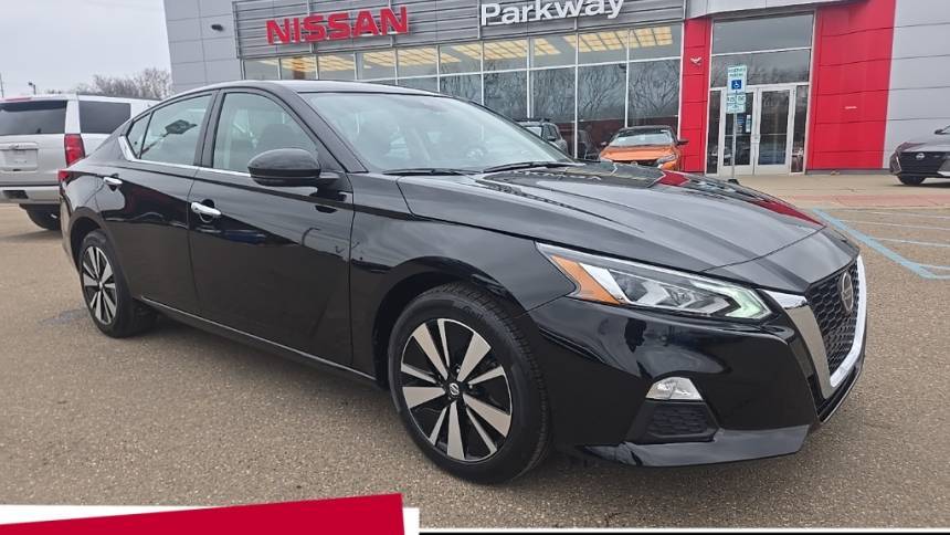 2022 Nissan Altima SV — Sedan — 14,033 mi — Dover, OH