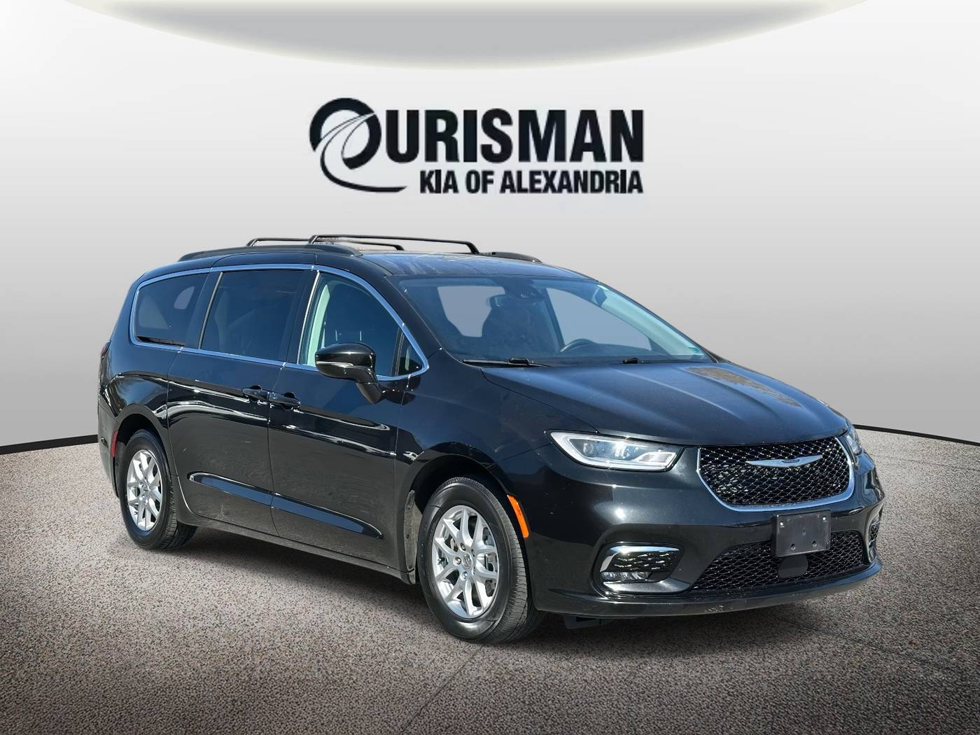 2022 Chrysler Pacifica Touring L — Minivan — 81,164 mi — Alexandria, VA