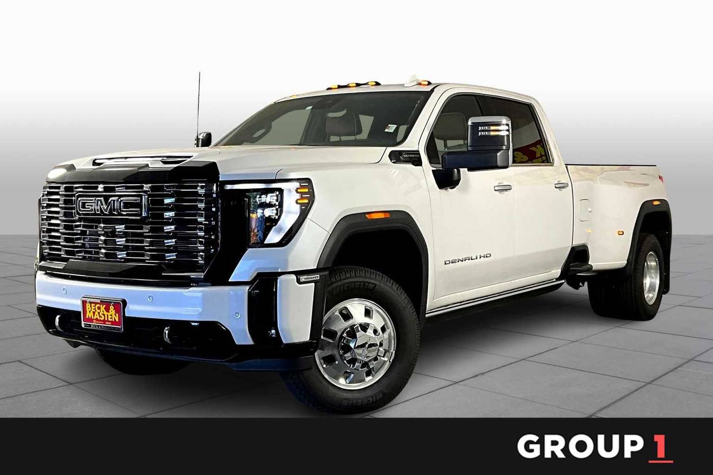 2025 GMC Sierra 3500HD Denali Ultimate — Pickup Truck — 2,358 mi — Houston, TX