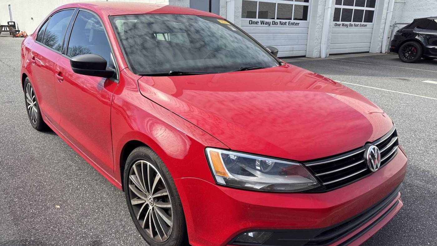 2016 Volkswagen Jetta 1.8T Sport — Sedan — 44,731 mi — Hickory, NC