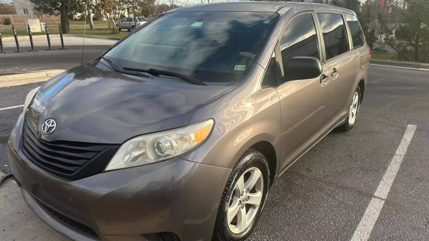 2012 Toyota Sienna Base — Minivan — 108,077 mi — Manassas, VA