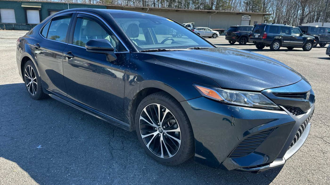 2019 Toyota Camry SE — Sedan — 58,175 mi — Mount Airy, NC