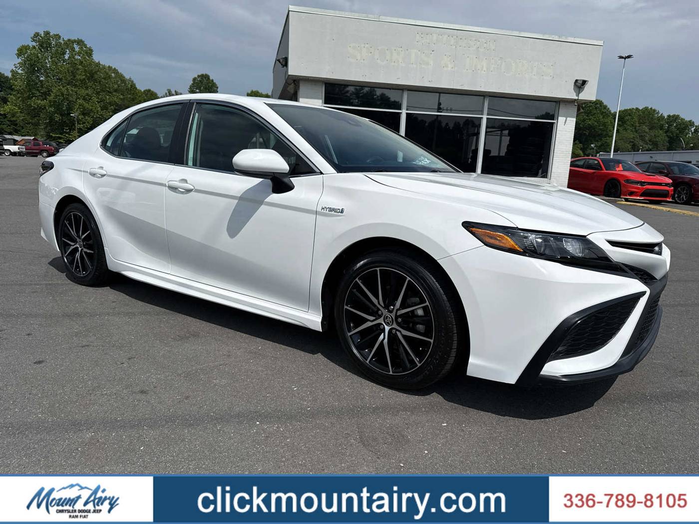 2021 Toyota Camry Hybrid SE — Sedan — 48,522 mi — Mount Airy, NC
