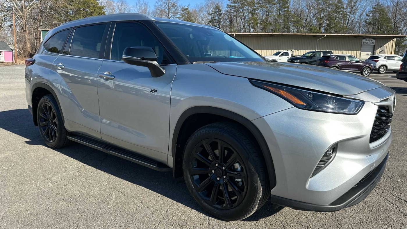 2024 Toyota Highlander XLE — SUV — 15,099 mi — Mount Airy, NC