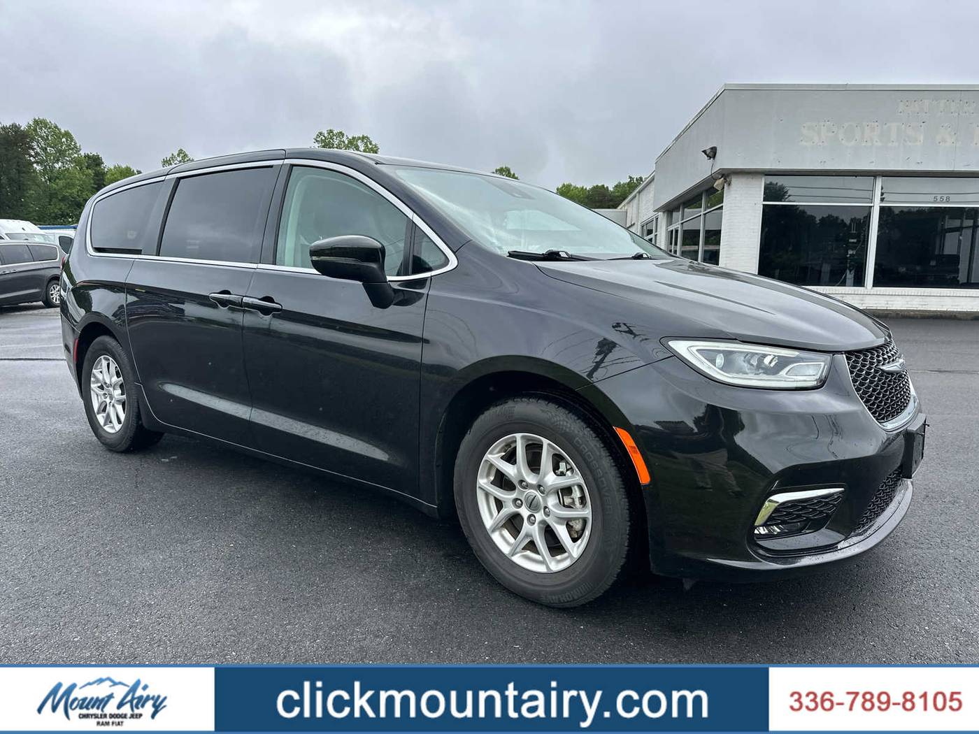 2023 Chrysler Pacifica Touring L — Minivan — 58,239 mi — Mount Airy, NC