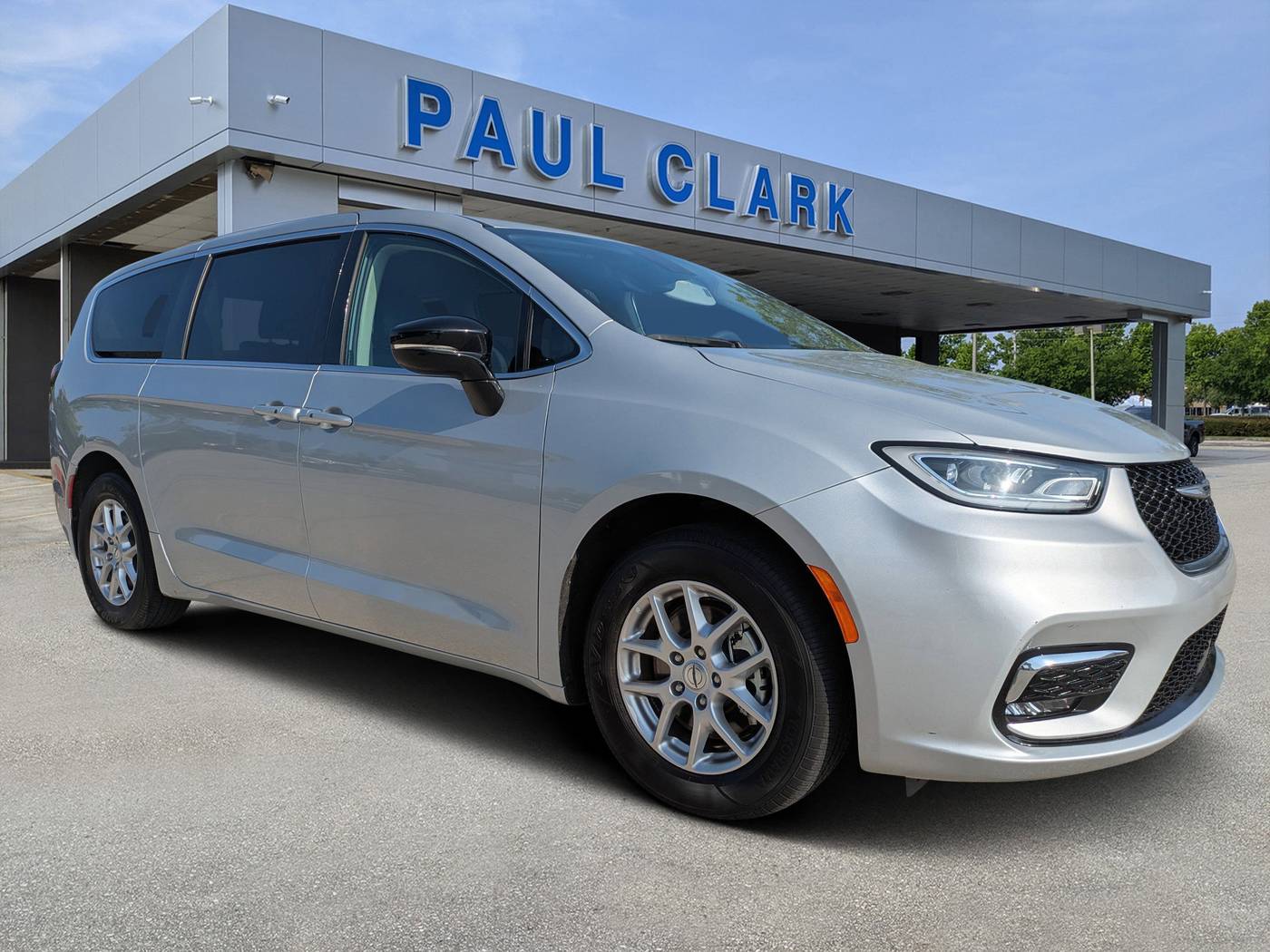 2024 Chrysler Pacifica Touring L — Minivan — 61,534 mi — Yulee, FL