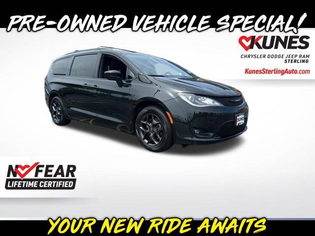2020 Chrysler Pacifica Touring L — Minivan — 80,090 mi — Sterling, IL