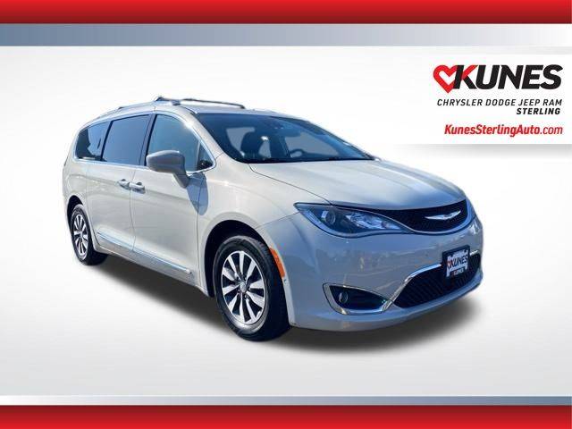 2020 Chrysler Pacifica Touring L Plus — Minivan — 101,086 mi — Sterling, IL