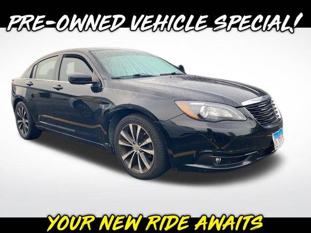 2013 Chrysler 200 Limited — Sedan — 150,668 mi — Sterling, IL