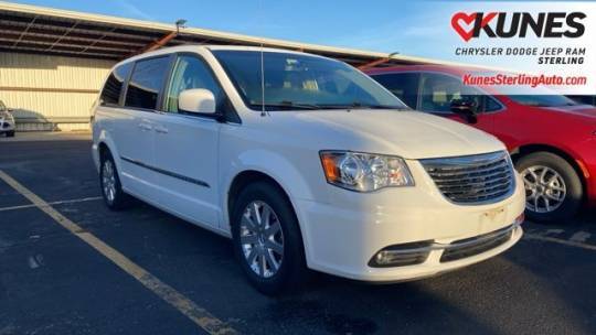 2016 Chrysler Town & Country Touring — Minivan — 142,242 mi — Sterling, IL