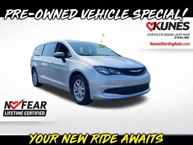 2022 Chrysler Voyager LX — Minivan — 74,196 mi — Sterling, IL