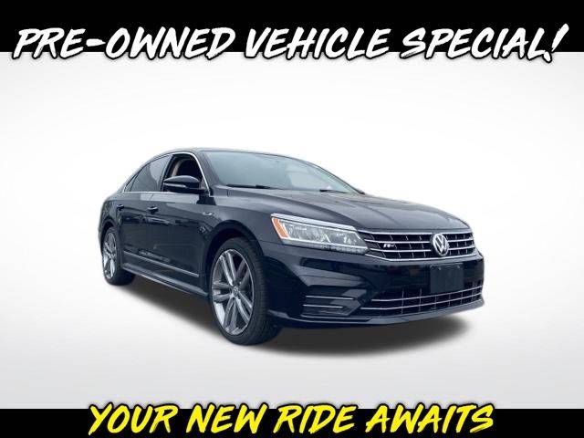 2017 Volkswagen Passat R-Line — Sedan — 101,523 mi — Sterling, IL