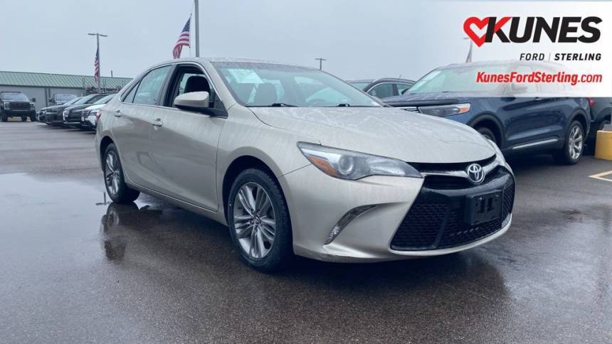 2016 Toyota Camry SE — Sedan — 109,711 mi — Sterling, IL