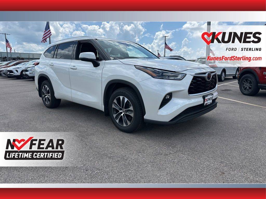 2021 Toyota Highlander XLE — SUV — 52,944 mi — Sterling, IL
