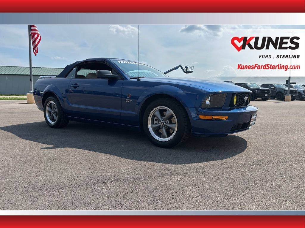 2006 Ford Mustang GT Deluxe — Convertible — 62,868 mi — Sterling, IL