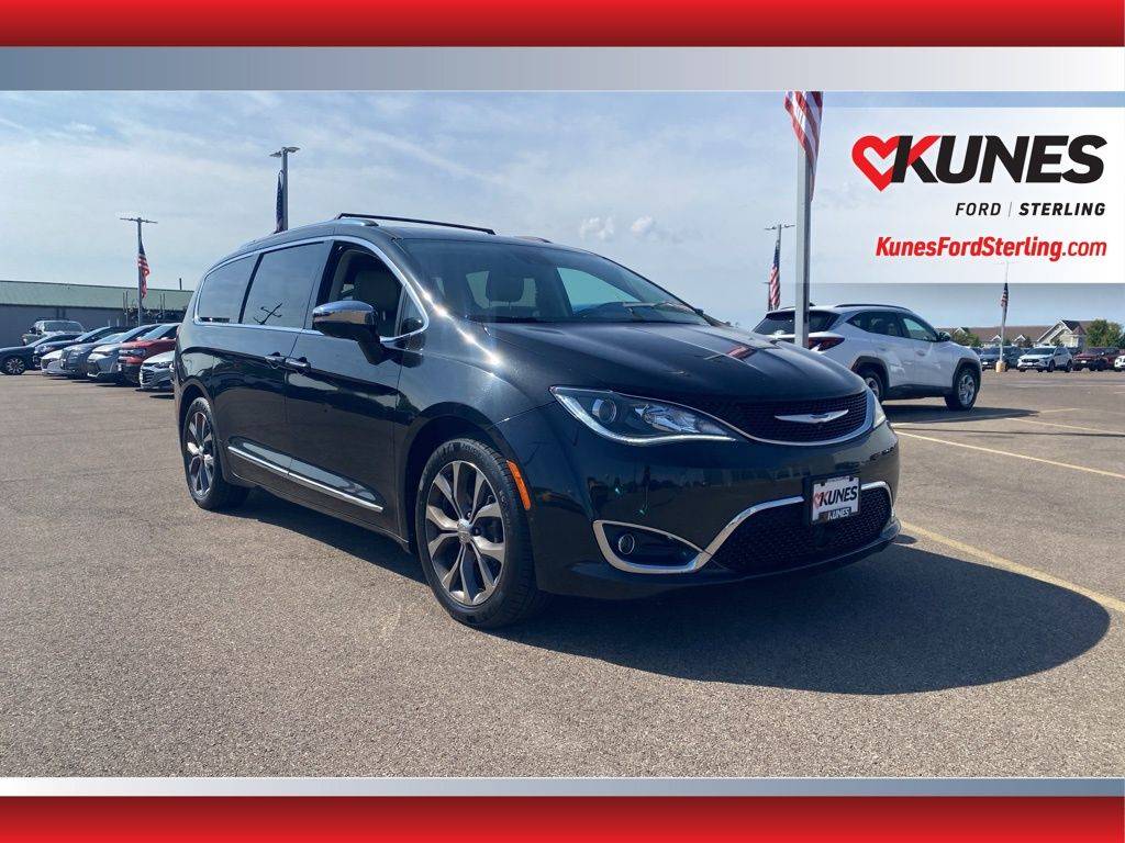 2017 Chrysler Pacifica Limited — Minivan — 142,314 mi — Sterling, IL