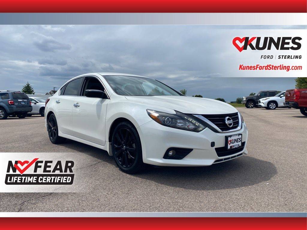 2017 Nissan Altima 2.5 SR — Sedan — 75,324 mi — Sterling, IL
