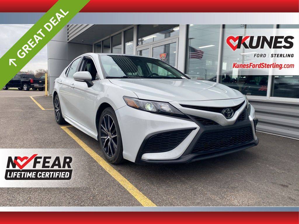2023 Toyota Camry SE — Sedan — 53,413 mi — Sterling, IL