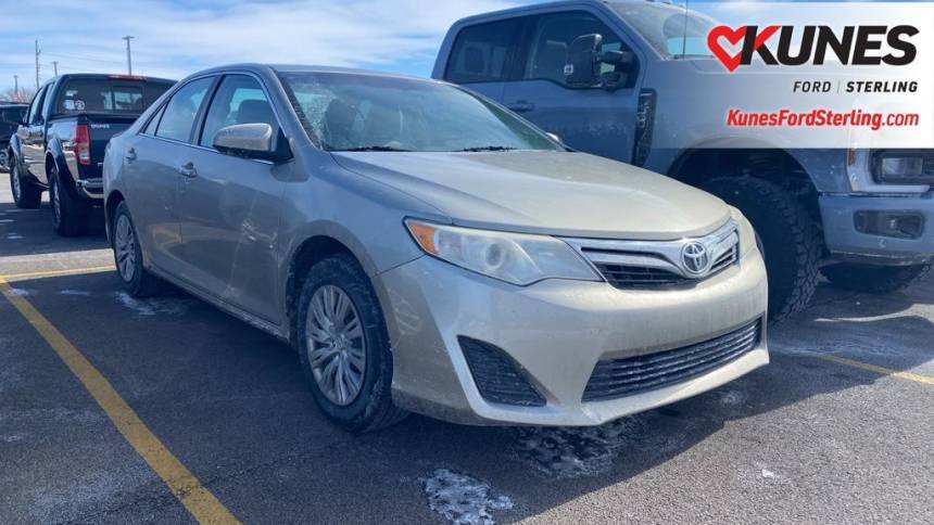 2014 Toyota Camry L — Sedan — 182,694 mi — Sterling, IL